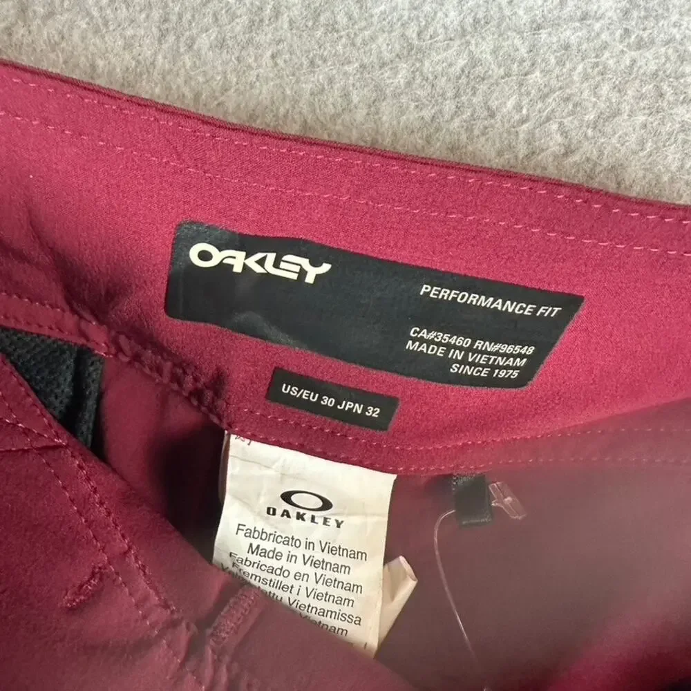 Oakley Mens Sz 30 Performance Fit Board Shorts Swim Maroon Surf